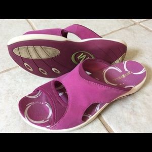Women’s Raspberry 9 Merrell Slides